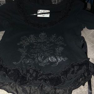 Black long-sleeved shirt